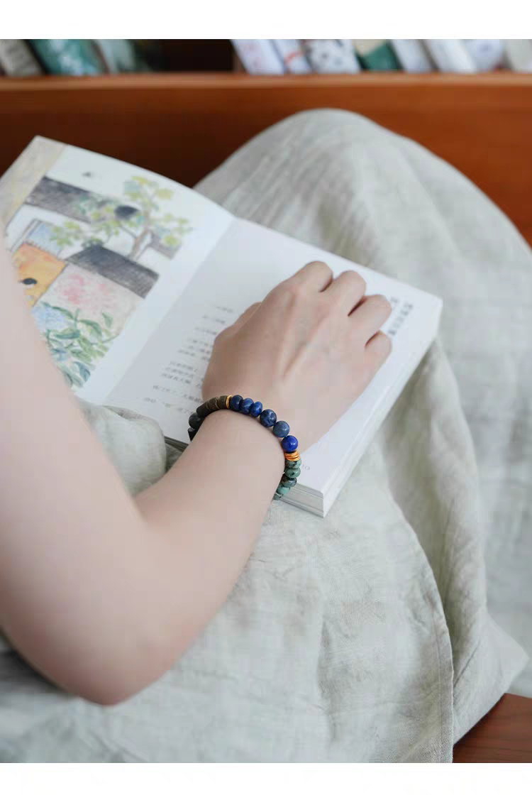 Shū Fēng Earth & Sky Bracelet – Lapis Lazuli, Red Jasper, Black Onyx & Agarwood Mala Beads for Balance