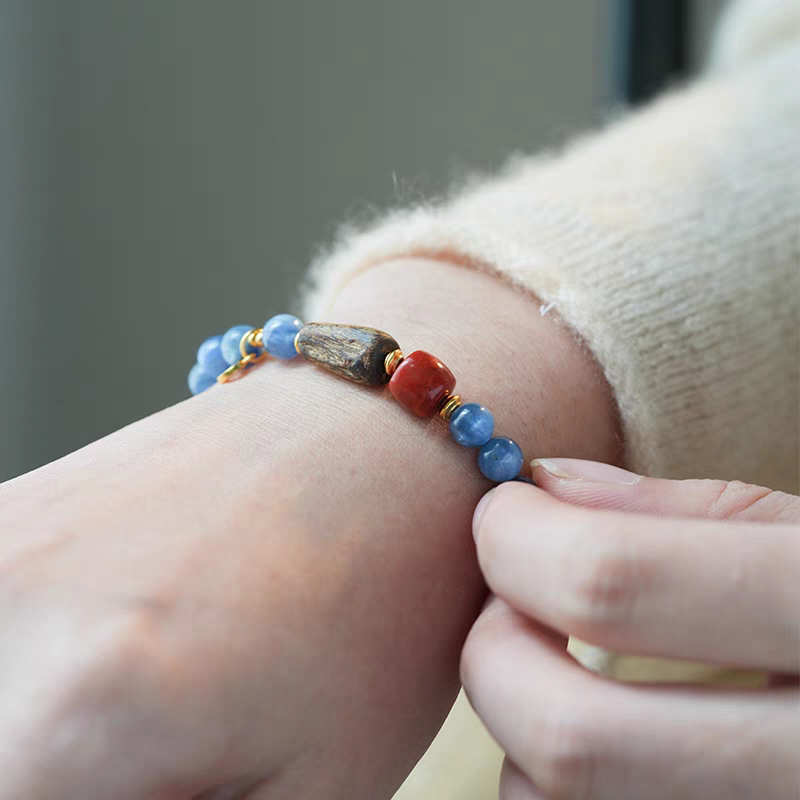 Model wearing Natural Stone Bracelet featuring Blue Aventurine, Yellow Jade, and S925 Silver – A stylish accessory for energy and harmony.