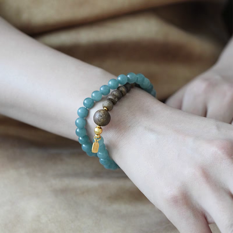 Close-up view of the Healing Green Aventurine Wood Bracelet – Featuring green aventurine beads and wooden accents for healing energy.