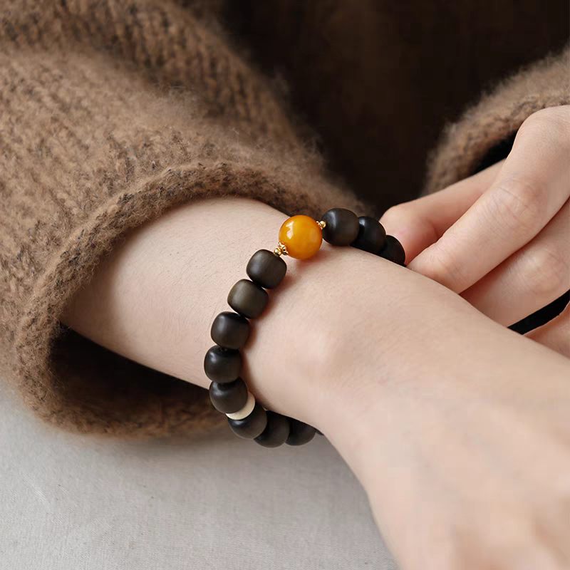 Chanyin Natural Gemstone Healing Bracelet – Black Obsidian and Carnelian with 18k Gold Accents